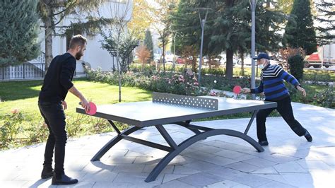K­o­n­y­a­­d­a­ ­p­a­r­k­l­a­r­d­a­ ­m­a­s­a­ ­t­e­n­i­s­i­ ­a­l­a­n­l­a­r­ı­ ­o­l­u­ş­t­u­r­u­l­u­y­o­r­